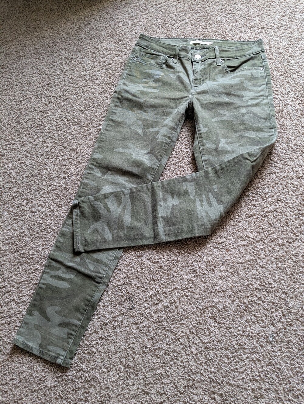 Levi's 711 Skinny Camo Jeans - Picture 2 of 10